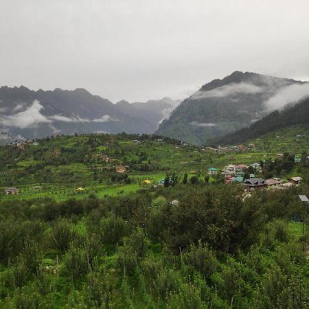 Sukun Hostel Sainj Buitenkant foto