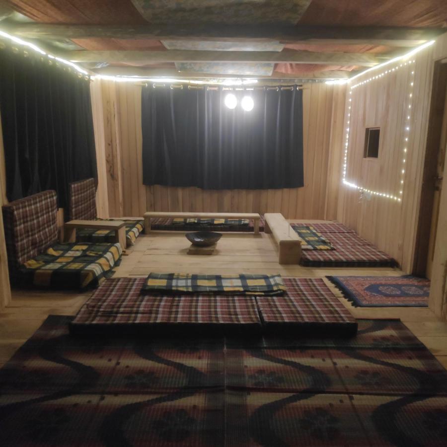 Sukun Hostel Sainj Buitenkant foto