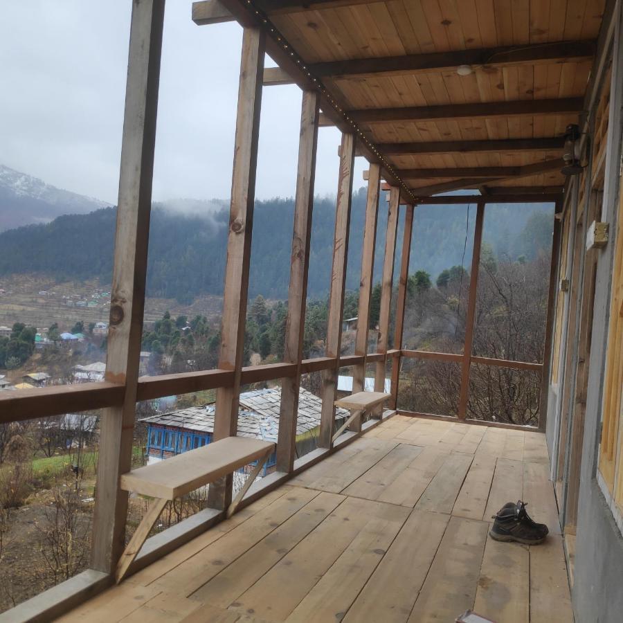 Sukun Hostel Sainj Buitenkant foto