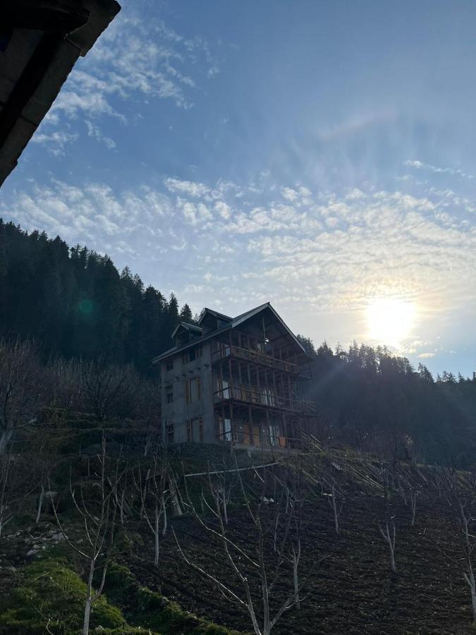 Sukun Hostel Sainj Buitenkant foto