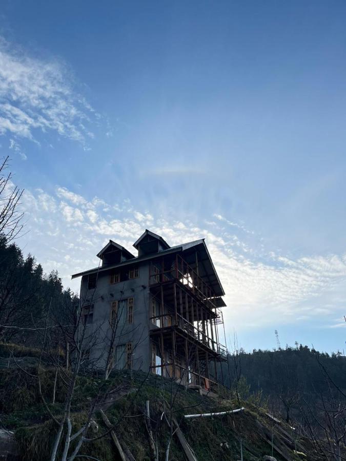 Sukun Hostel Sainj Buitenkant foto